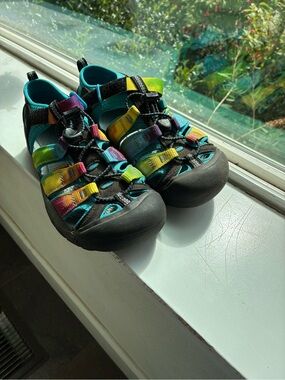 Rainbow Keens (US 4)
